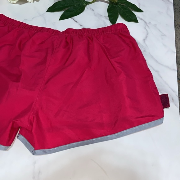 Adidas Women's AKTIV Against Cancer Shorts size Medium - Picture 13 of 16